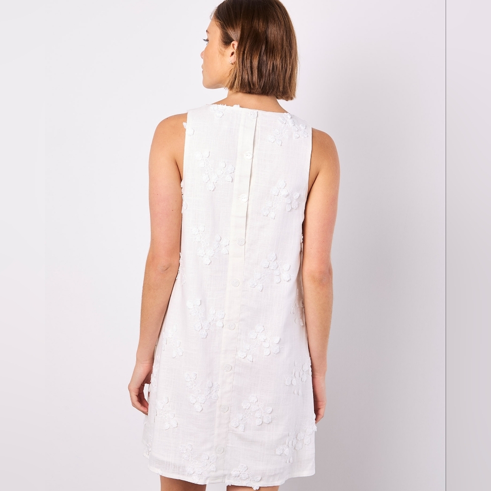 Applique Floral Sleeveless Shift Dress - Picture 12 of 14